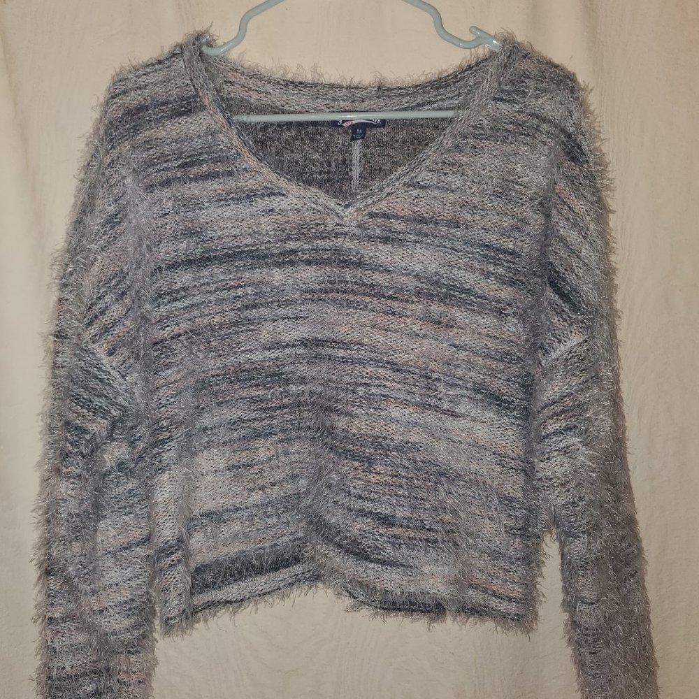 Medium, Croptop Sweater - Picture 4 of 4